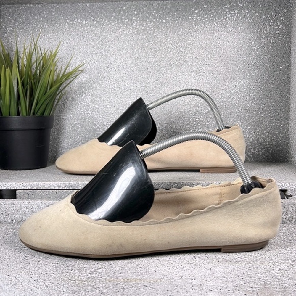 Kelly & Katie Weslyne Suede Leather Taupe Beige Scalloped Flats Shoes Size 9 9M